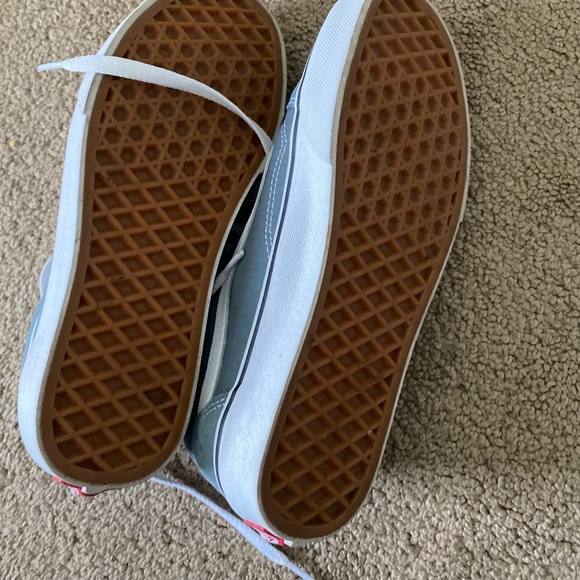 Cute light blue vans - Picture 3 of 4